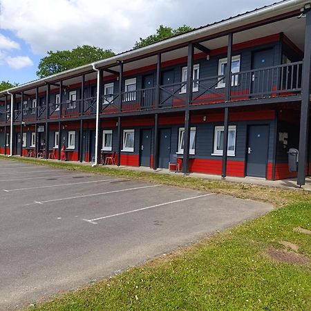 Enzo Hotels Quimperle By Kyriad Direct Eksteriør billede